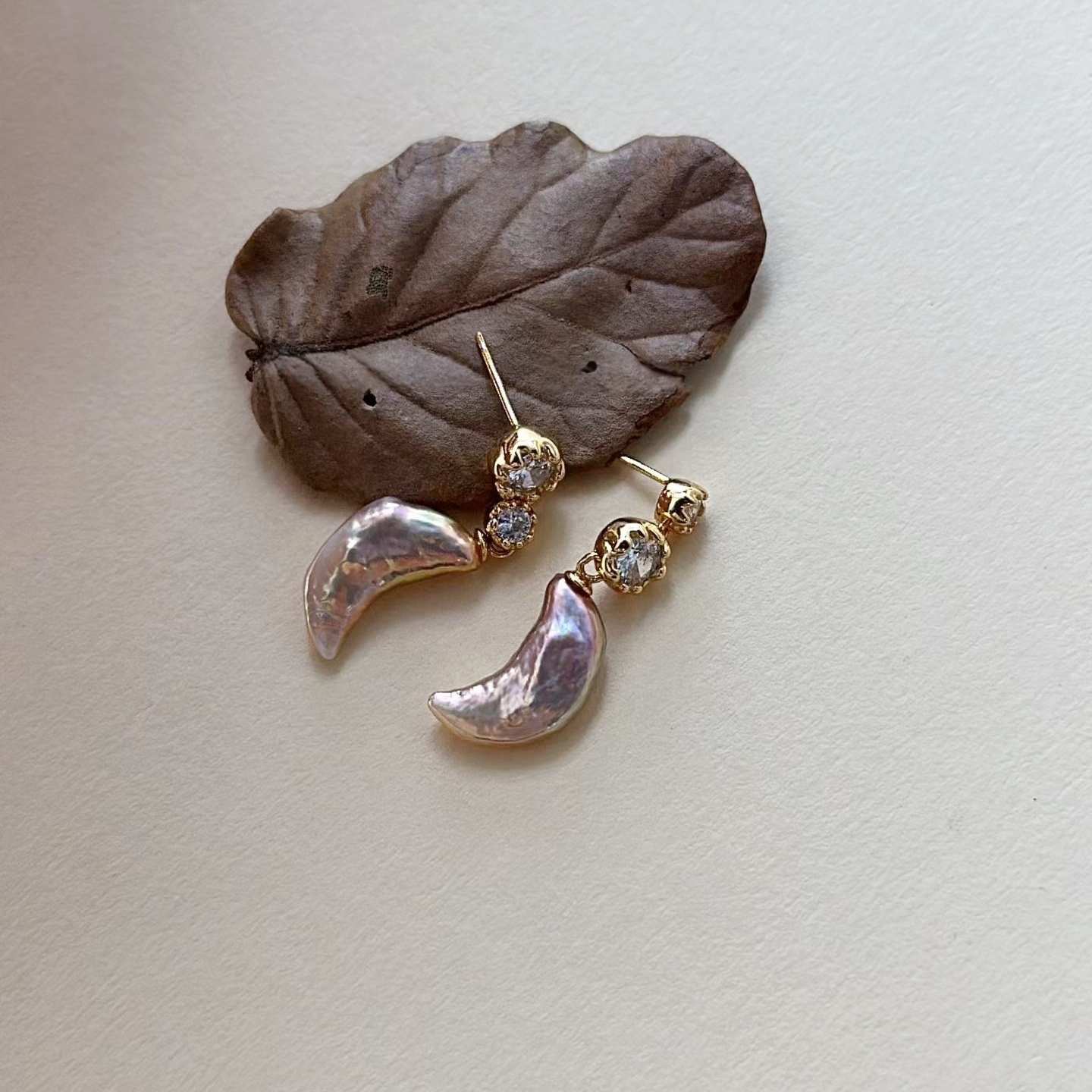 「 STARLIT MOON 」EARRINGS