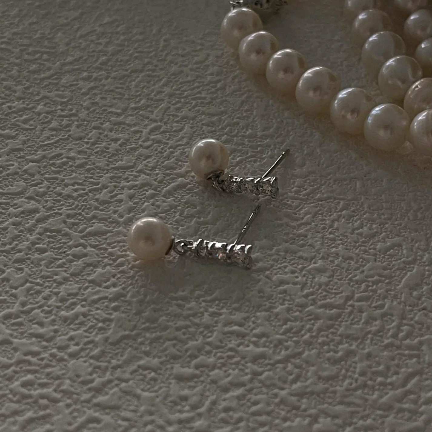 STARRY PEARL DROP EARRINGS