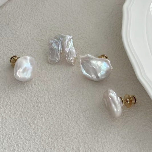 NATURAL BAROQUE PEARL BROOCH