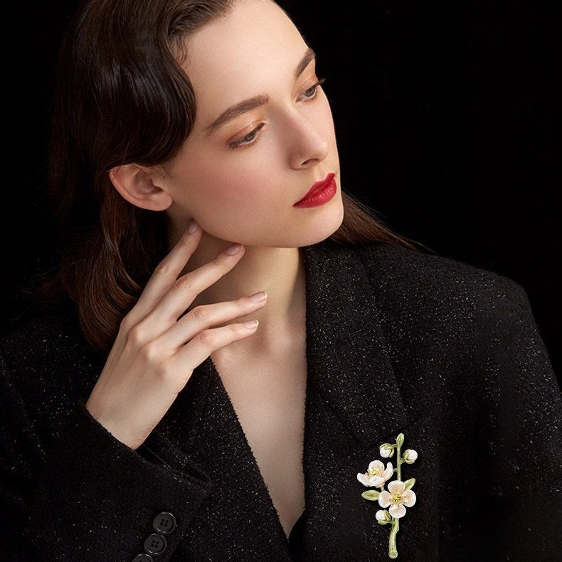 JASMINE BROOCH