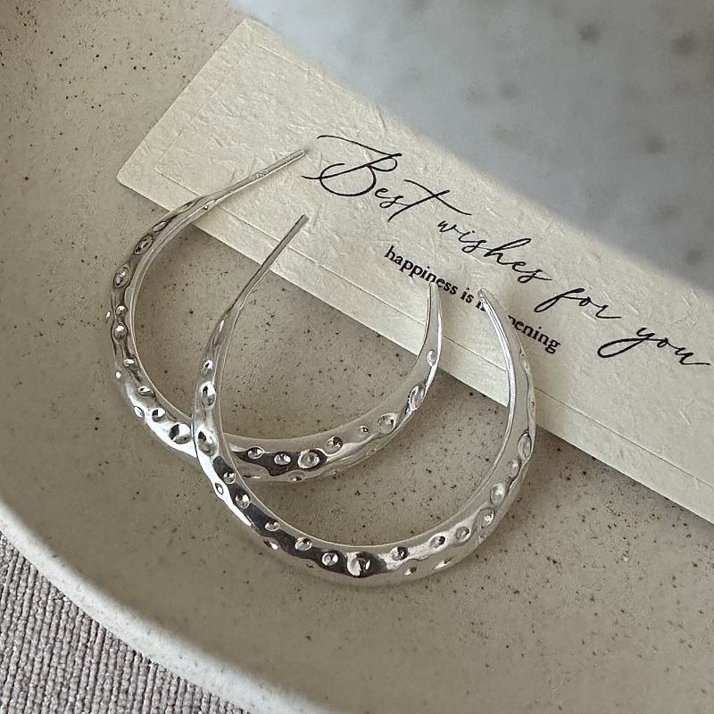 HAMMERED LARGE HOOP EARRINGS