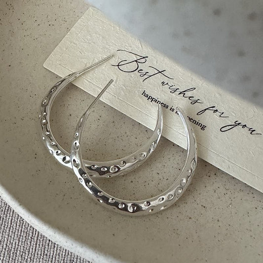 HAMMERED LARGE HOOP EARRINGS