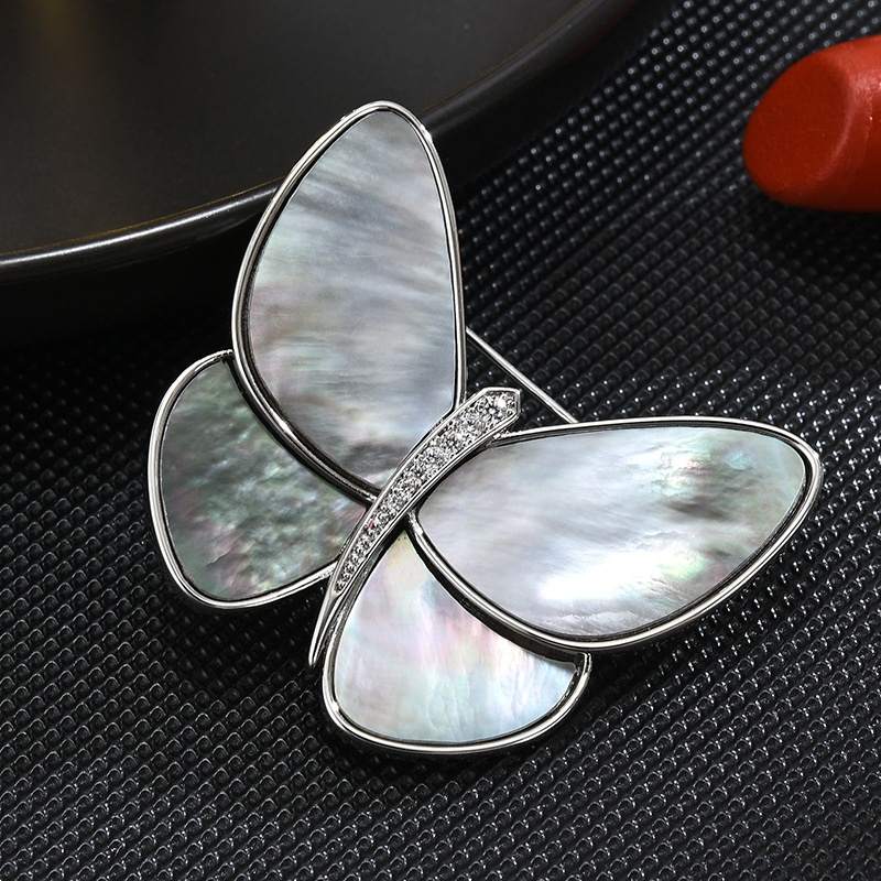 GRAY SHELL BUTTERFLY BROOCH