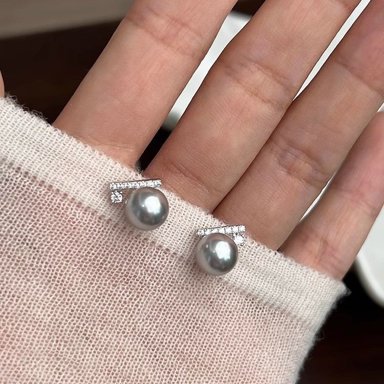 SINGLE PEARL PAVÉ BALANCE BEAM EARRINGS