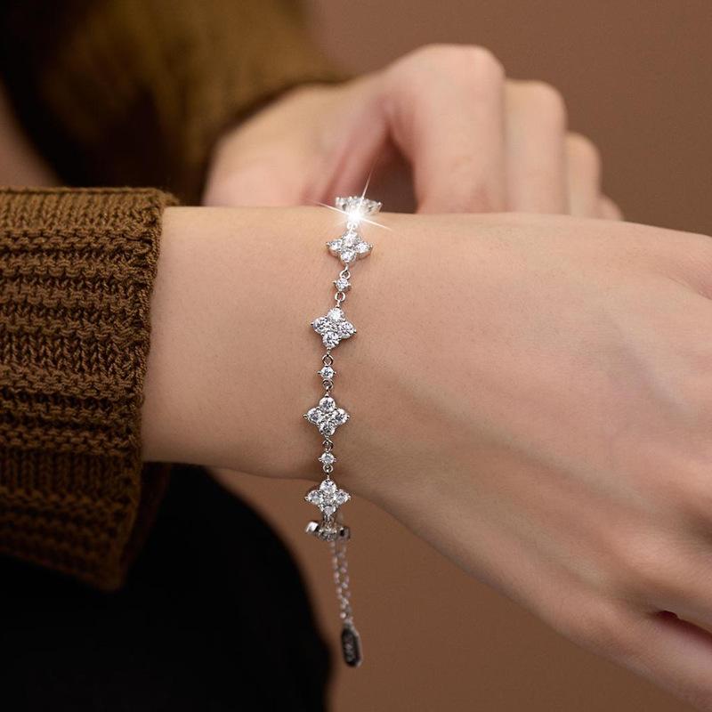 S925 Sterling Silver Four-Leaf Clover Bracelet with Moissanite