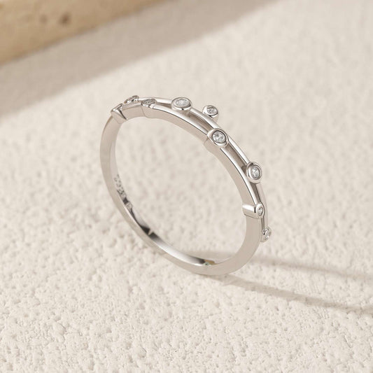 MINIMALIST LINE RING