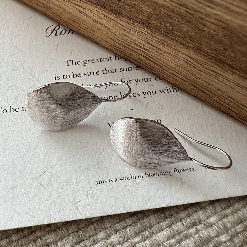 BRUSHED FALLEN LEAF EARRINGS