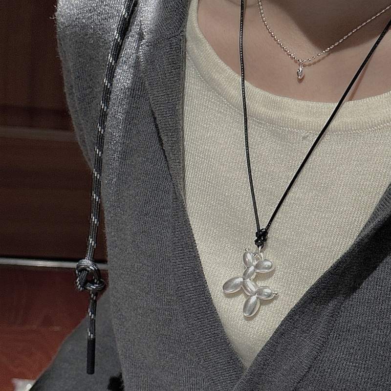 BALLOON DOG PENDANT NECKLACE