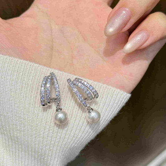 ZIRCON STREAMLINE PEARL EARRINGS