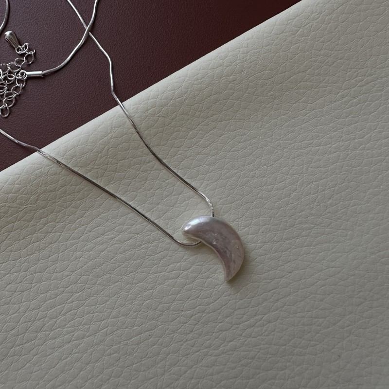 BAROQUE PEARL PENDANT NECKLACE