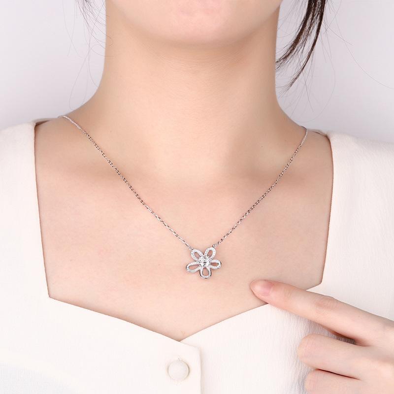 Petal-shaped Moissanite Pendant Necklace in S925 Sterling Silver