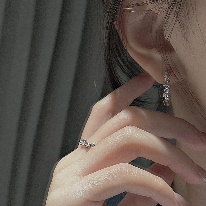 GEOMETRIC WAVE EARRINGS