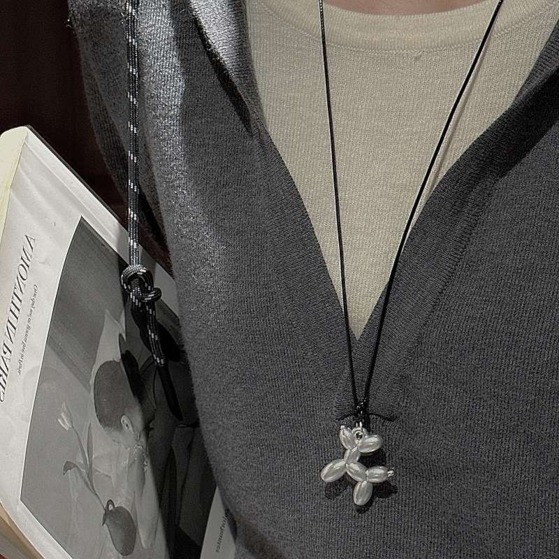 BALLOON DOG PENDANT NECKLACE