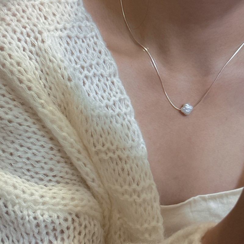 BAROQUE PEARL PENDANT NECKLACE