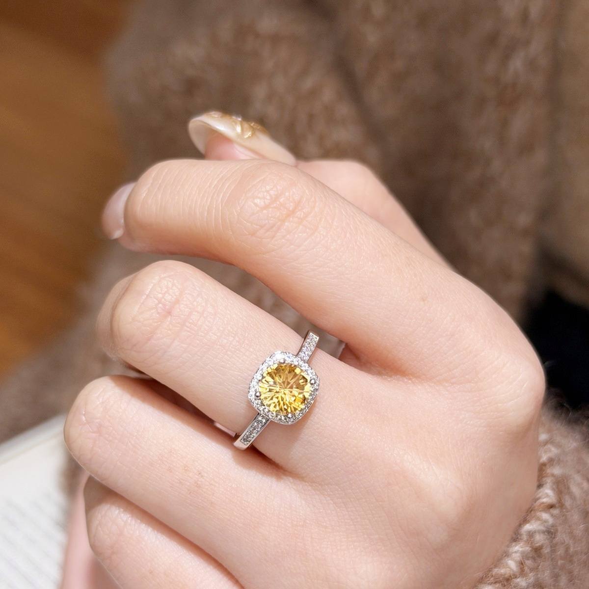 CITRINE FIREWORK-CUT RING
