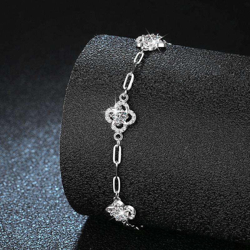 S925 Sterling Silver Four-Leaf Clover Bracelet with Moissanite